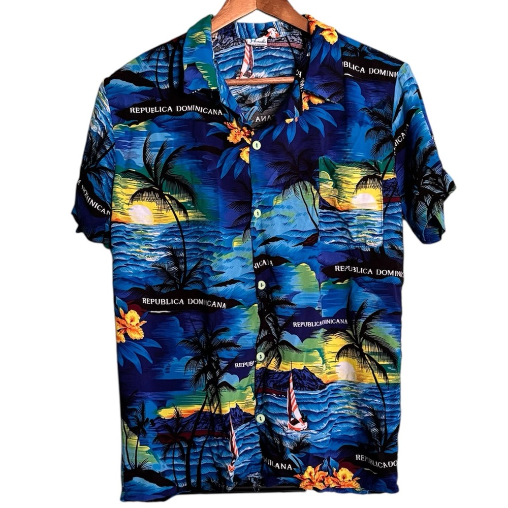 Haniel Dominican Republican Tropical Button Down Shirt Size Large